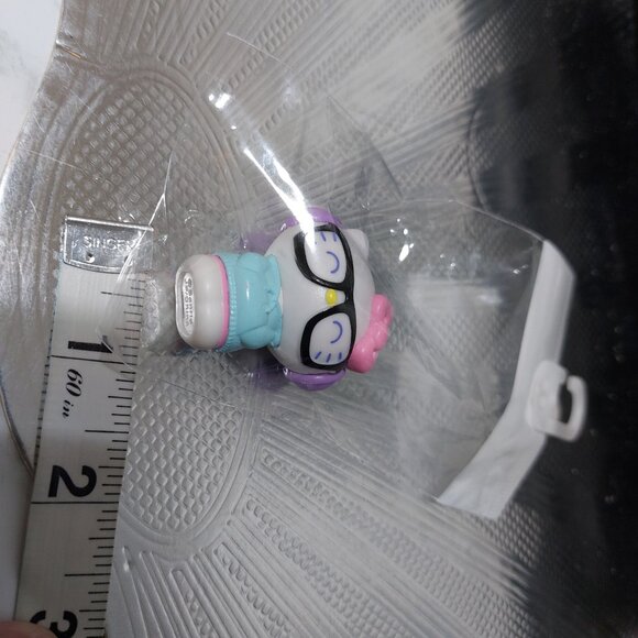 Rare Hello Kitty Mini In BIG Glasses BIG Earphones Earplugs Geeky Cutie Pie - Picture 5 of 5
